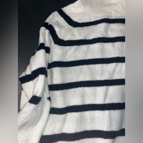 A New Day Women’s Sweater – Size Small - Picture 3 of 5
